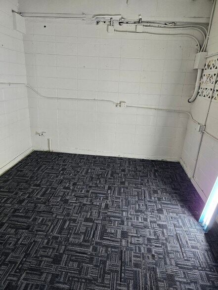 More Photos Of 211 Missouri Ave N, Largo Storefront Retail Office For Lease