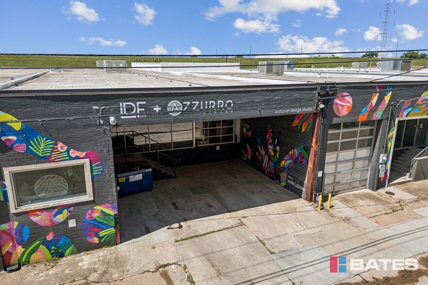 More Photos Of 1835 E Levee St, Dallas Showroom For Lease