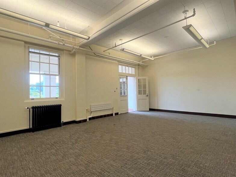 More Photos Of 220 Halleck St, San Francisco Office For Lease