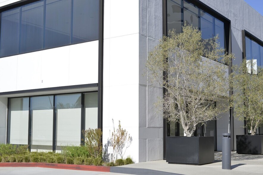 More Photos Of 6300 Canoga Ave, Woodland Hills Unknown For Lease