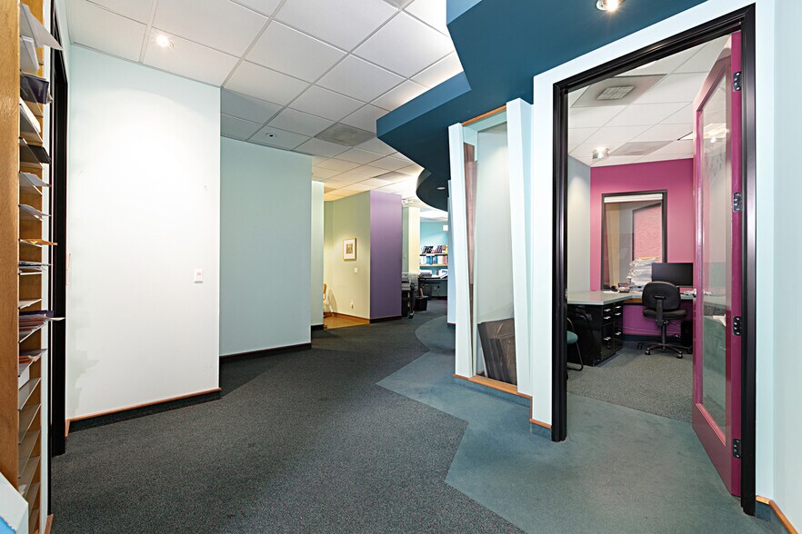 More Photos Of 8736 Production Ave, San Diego Light Manufacturing For Lease