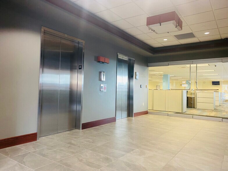 More Photos Of 500 Main St, Dubuque Office For Sale