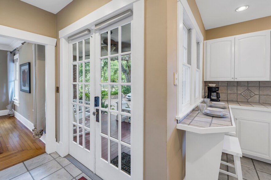 More Photos Of 635 Bay St NE, Saint Petersburg Hospitality For Sale