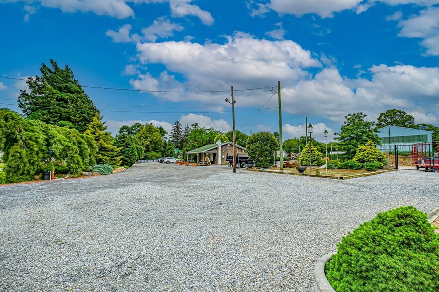 More Photos Of 185 N Country Rd, Mount Sinai Garden Center For Sale