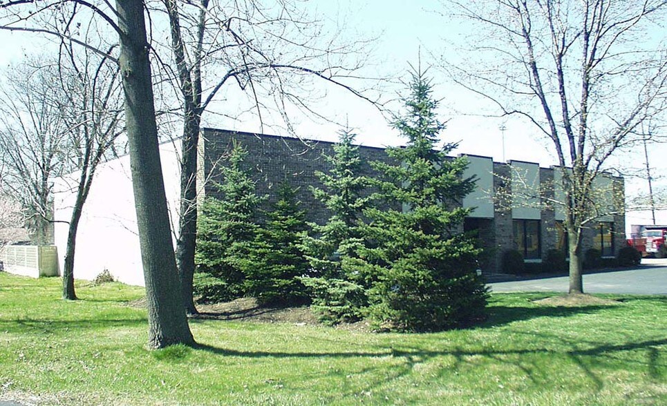 More Photos Of 8805 Lancaster Ave, Cincinnati Manufacturing For Sale