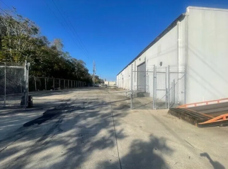 More Photos Of 4120-4126 Poche Ct W, New Orleans Warehouse For Sale