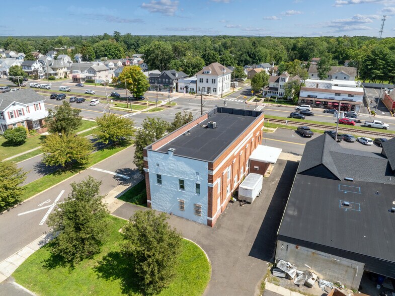 More Photos Of 36 W Railroad Ave, Jamesburg Bank For Lease