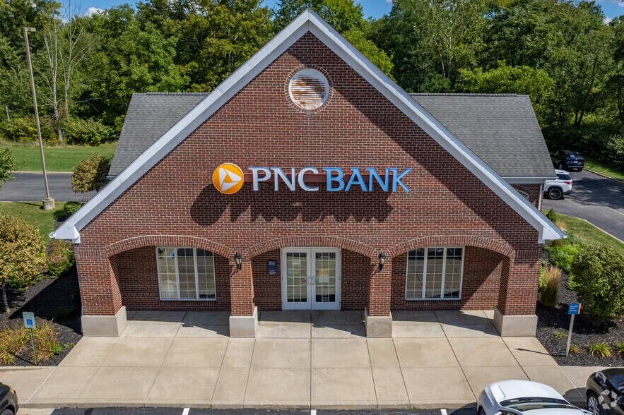 More Photos Of 151 S Meridian Rd, Youngstown Bank For Sale