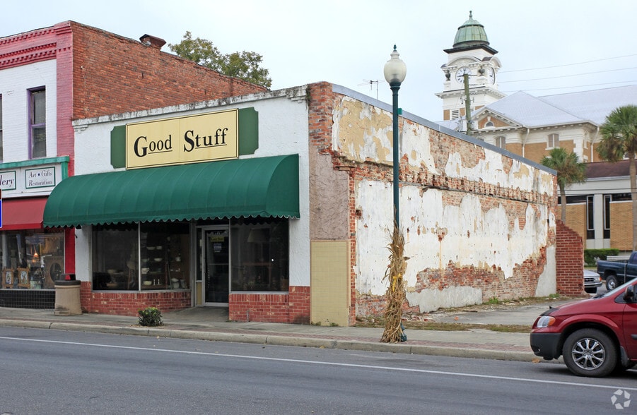 Primary Photo Of 111 W Howard St, Live Oak Storefront For Sale