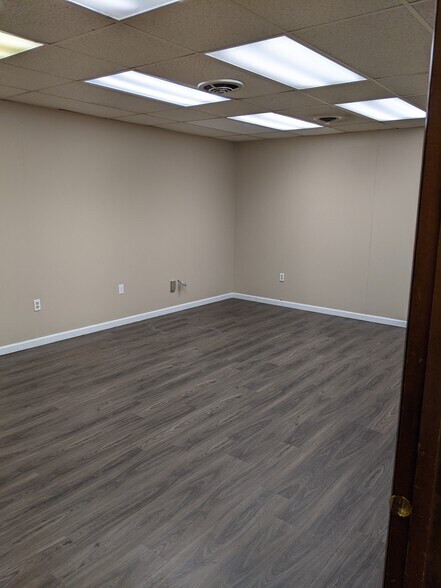 More Photos Of 6500 W Main St, Belleville Coworking Space