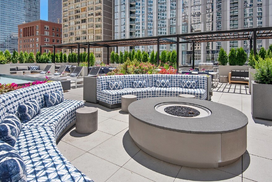 More Photos Of 1 E Delaware Pl, Chicago Apartments For Lease