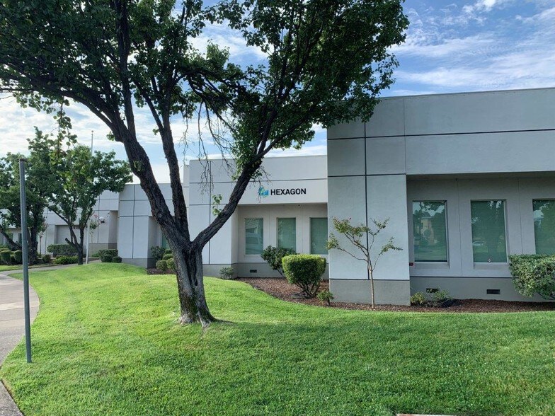 More Photos Of 415 Knollcrest Dr, Redding Office For Sale