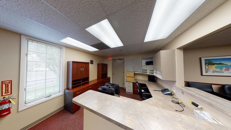 More Photos Of 27401 W Il Route 22, Barrington Medical For Lease
