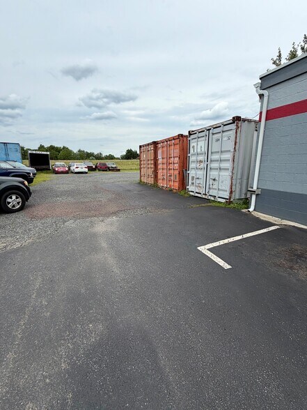 More Photos Of 1529 E Philadelphia Ave, Gilbertsville Auto Repair For Sale
