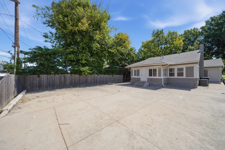 More Photos Of 1628 S Cincinnati Ave, Tulsa Office For Sale