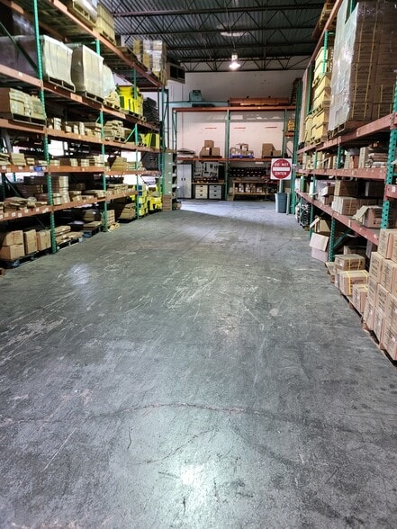More Photos Of 10737 Gulfdale St, San Antonio Manufacturing For Lease