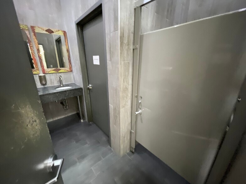 More Photos Of 55 Meadow St, Brooklyn Manufacturing For Lease