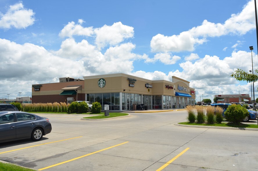 More Photos Of 206 Wilmar Ave, Grand Island General Retail For Lease