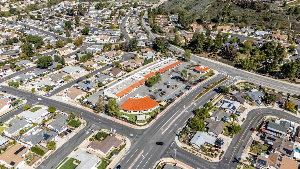 More Photos Of 14711 Princeton Ave, Moorpark Freestanding For Sale