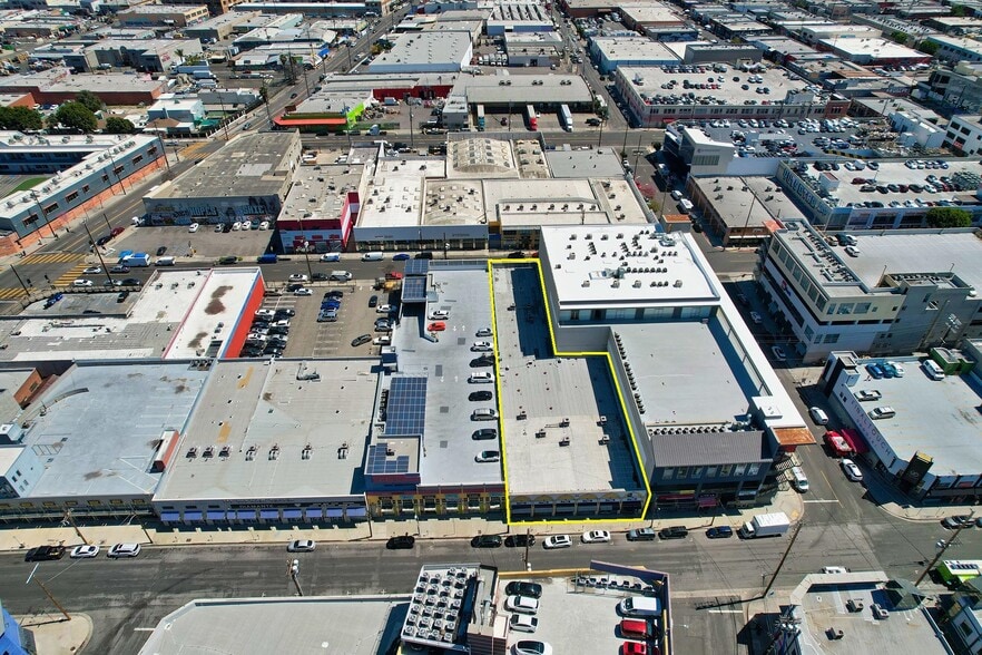 More Photos Of 948 Crocker St, Los Angeles Storefront Retail Office For Lease