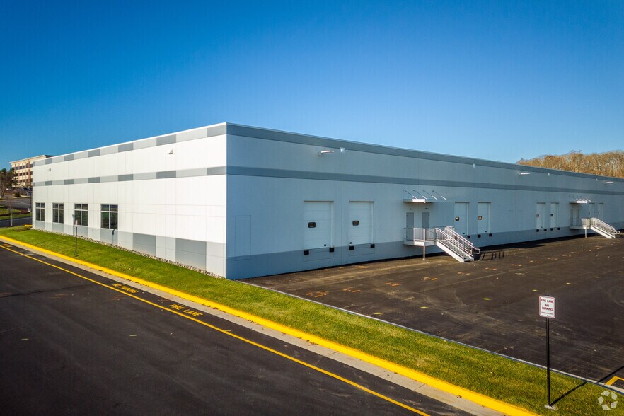 More Photos Of 650 Corporate Dr, Stafford Unknown For Lease