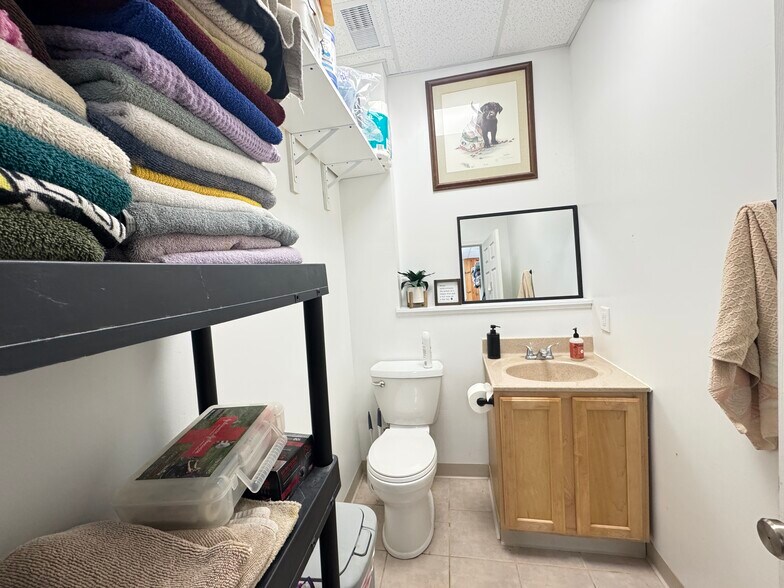 More Photos Of 2350 Highway 17 S, Rhinelander Veterinarian Kennel For Sale