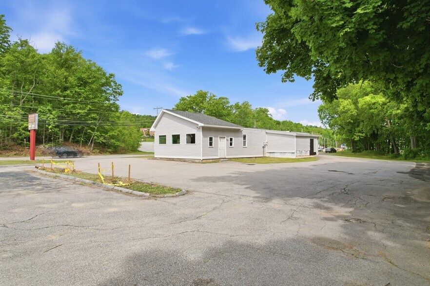 More Photos Of 310 N State St, Concord Auto Dealership For Lease