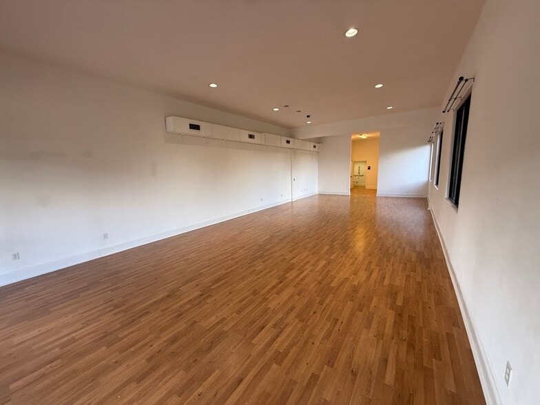More Photos Of 2436 E University Dr, Auburn Storefront Retail Office For Lease