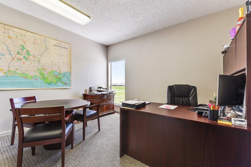 More Photos Of 113 Flagg Pl, Lafayette Medical For Lease