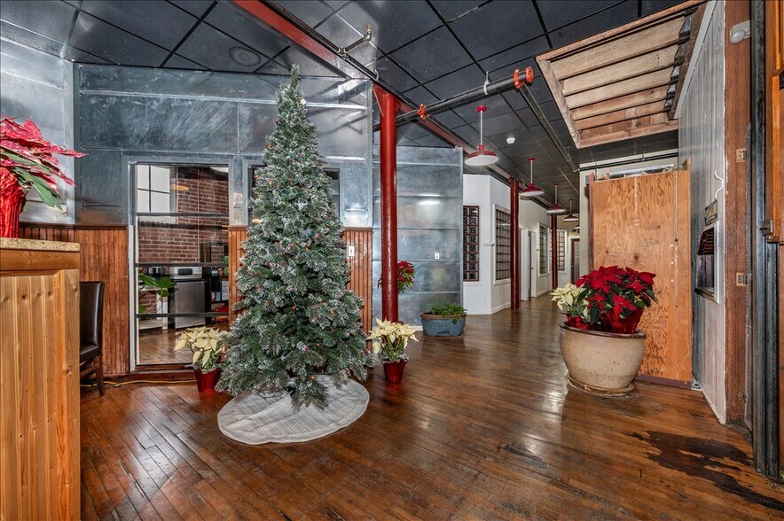 More Photos Of 47 E All Saints St, Frederick Loft Creative Space For Sale