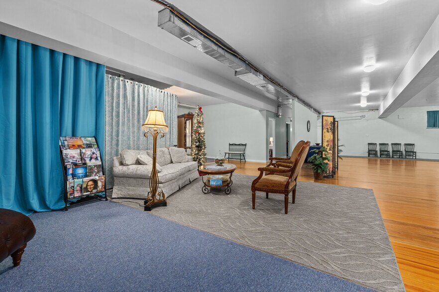 More Photos Of 206 Alexander Ave, Strabane Medical For Sale