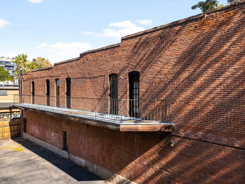 More Photos Of 2413 N Washington St, Denver Office For Sale