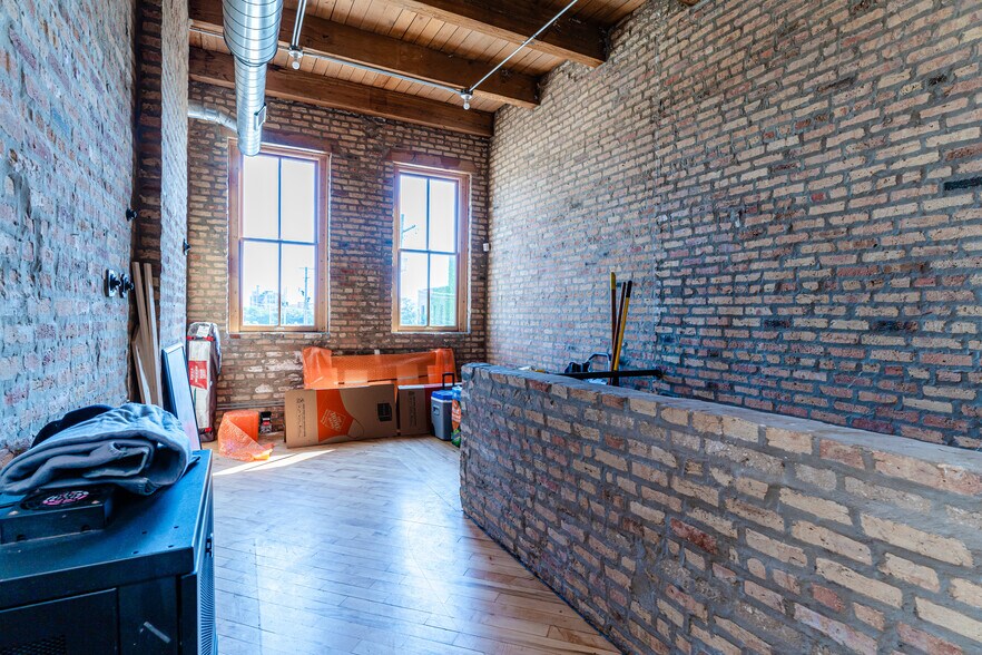 More Photos Of 1658 N Ada St, Chicago Loft Creative Space For Lease