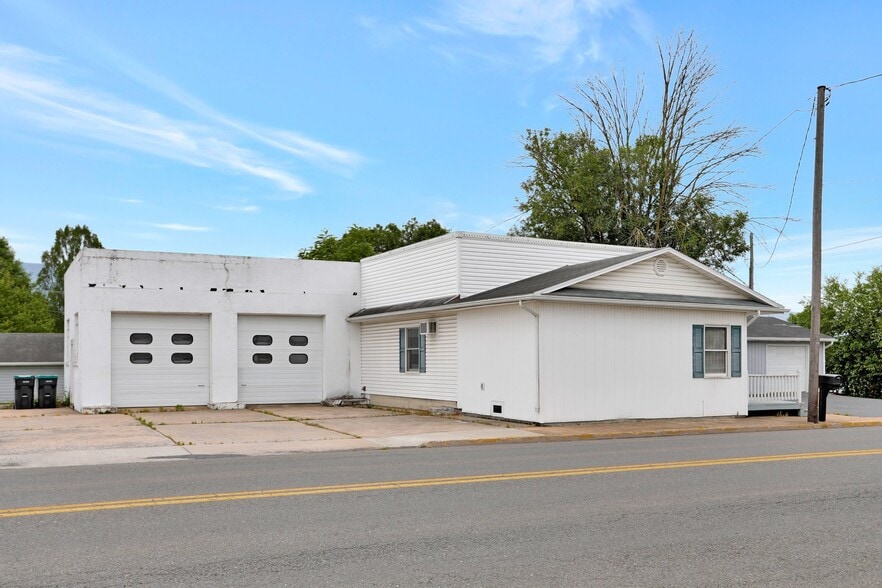 More Photos Of 9604 S Congress St, New Market Office For Sale