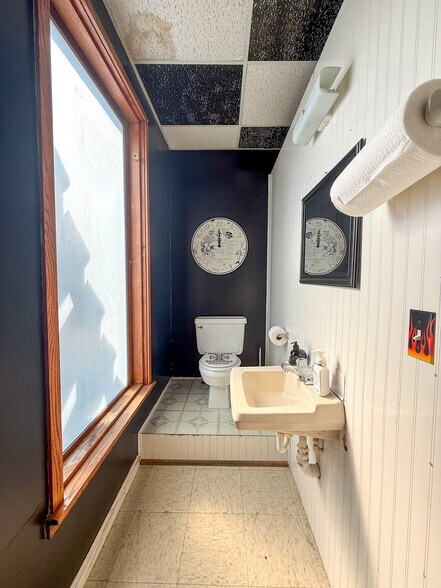 More Photos Of 13080 US 422, Kittanning Storefront Retail Residential For Sale