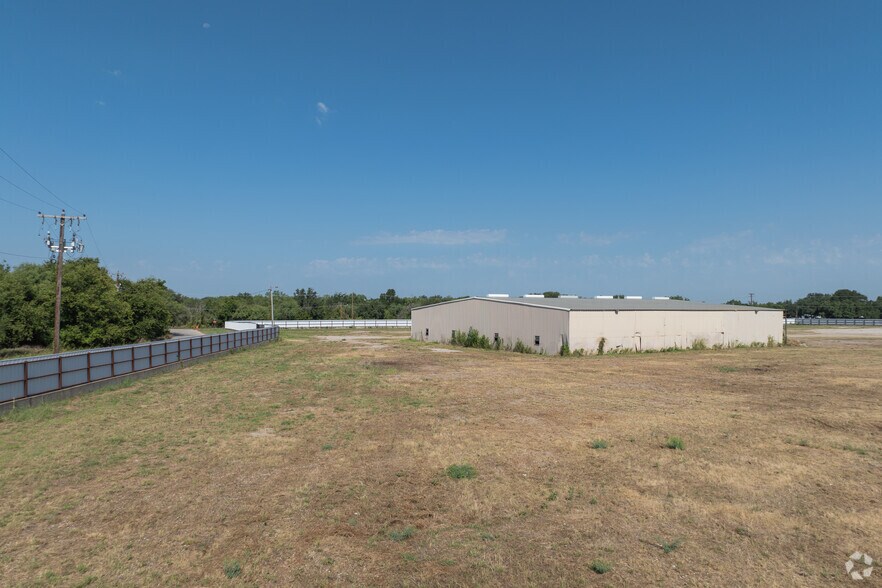 More Photos Of 705 Industrial Loop, Breckenridge Manufacturing For Lease