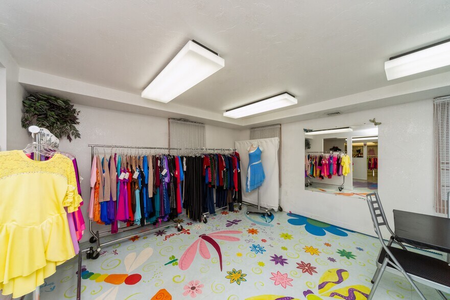 More Photos Of 205 Walnut St, Framingham Office Residential For Sale