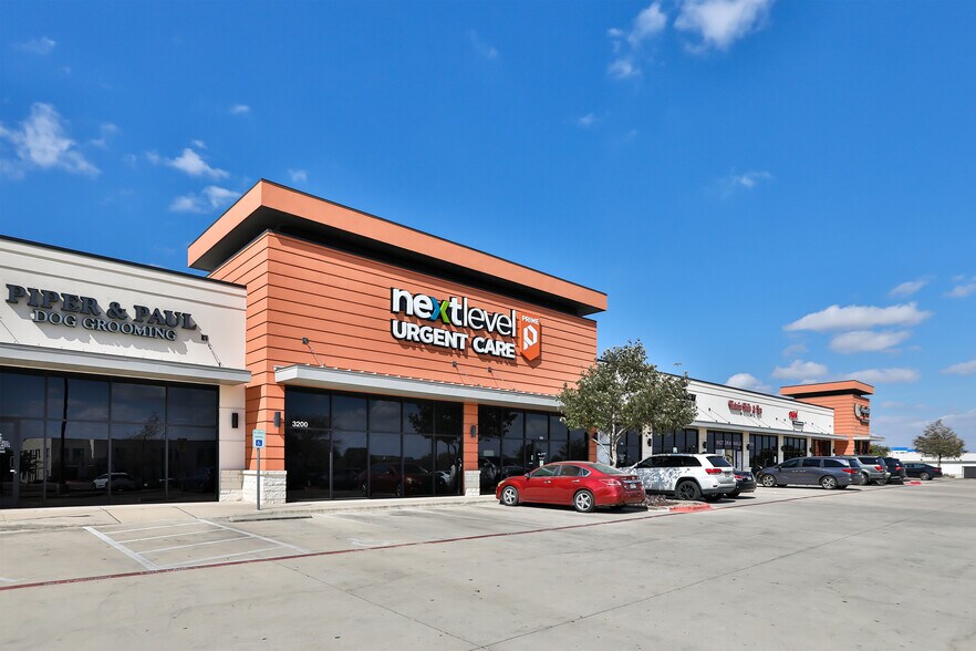 More Photos Of 3200 Greenlawn Blvd, Round Rock Storefront For Lease