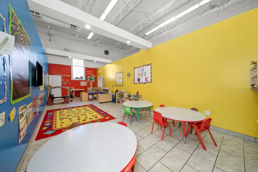 More Photos Of 1155 W 81st St, Chicago Daycare Center For Sale