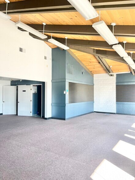 More Photos Of 120 Sunrise Ave, Roseville Freestanding For Lease