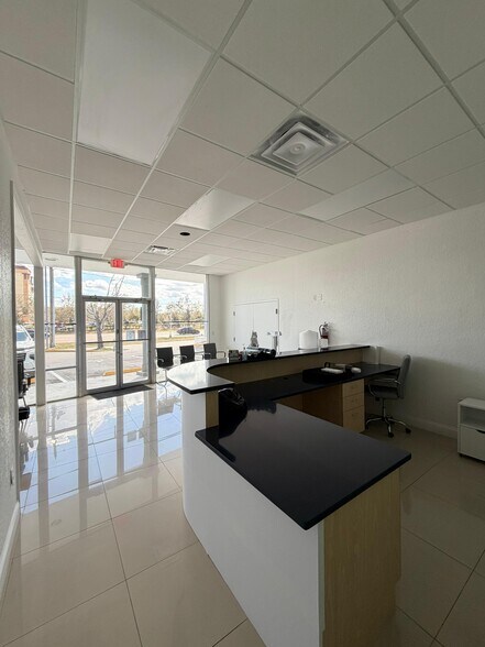 More Photos Of 2003 McCoy Rd, Orlando General Retail For Lease