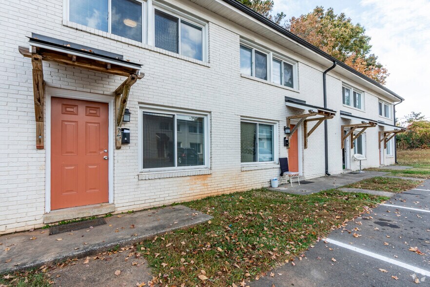 More Photos Of 2479 Julia Ave, Charlotte Apartments For Sale