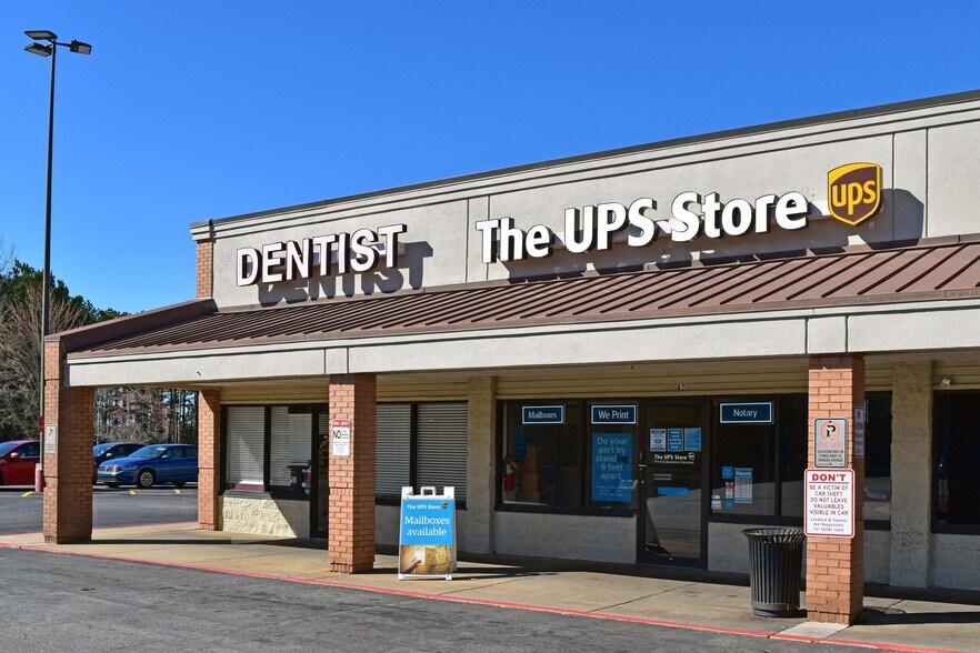 More Photos Of 4550 Jonesboro Rd, Union City Freestanding For Lease