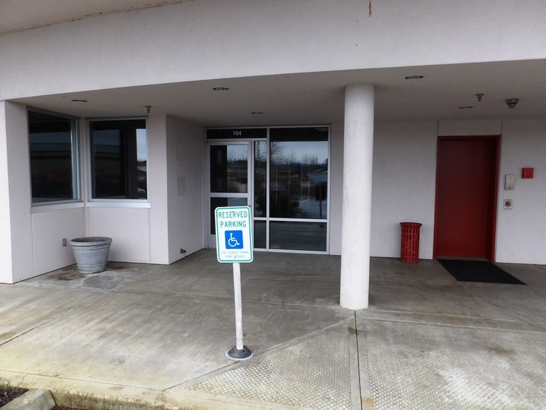 More Photos Of 3810 166th Pl NE, Arlington Office For Lease