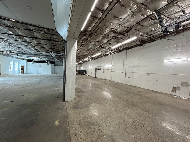 More Photos Of 130 Donald Dr, Fairfield Warehouse For Lease