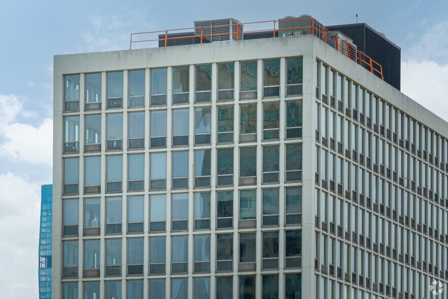 More Photos Of 111 E Chestnut St, Chicago Apartments For Lease