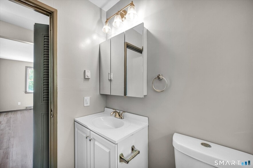 More Photos Of 40 Briarwood Ln, Branford Apartments For Sale