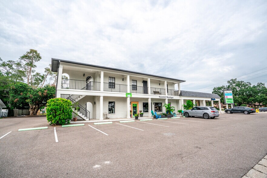 More Photos Of 400 Indian Rocks Rd N, Belleair Bluffs Storefront Retail Office For Lease