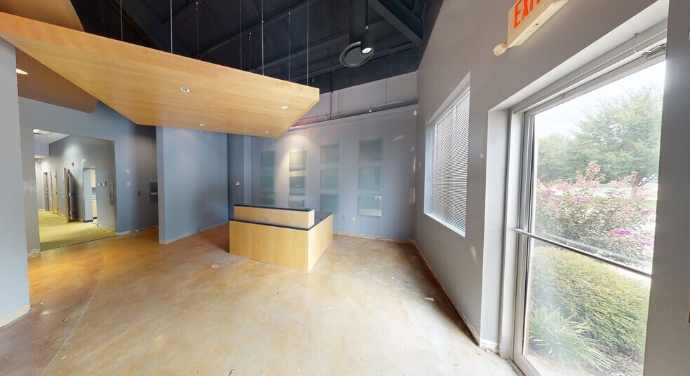 More Photos Of 5501 Pinnacle Point Dr, Rogers Office For Lease