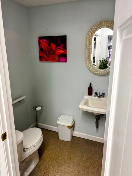 More Photos Of 171 Main St, Deep River Storefront Retail Residential For Lease